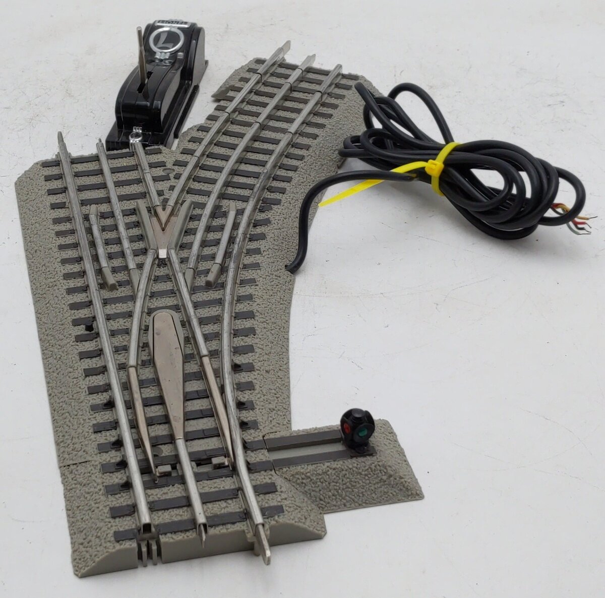 Lionel 6-81946 O-36 Remote Right Hand FasTrack Command Switch Turnout EX/Box