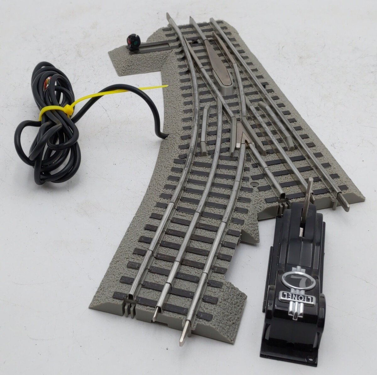 Lionel 6-81946 O-36 Remote Right Hand FasTrack Command Switch Turnout EX/Box