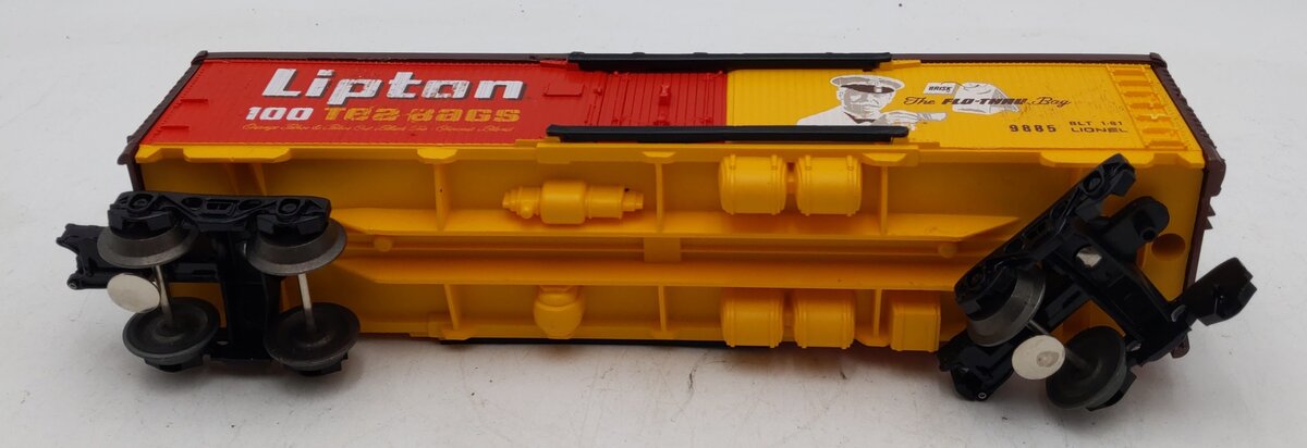 Lionel 6-9885 O Gauge Lipton Tea Billboard Reefer Car VG
