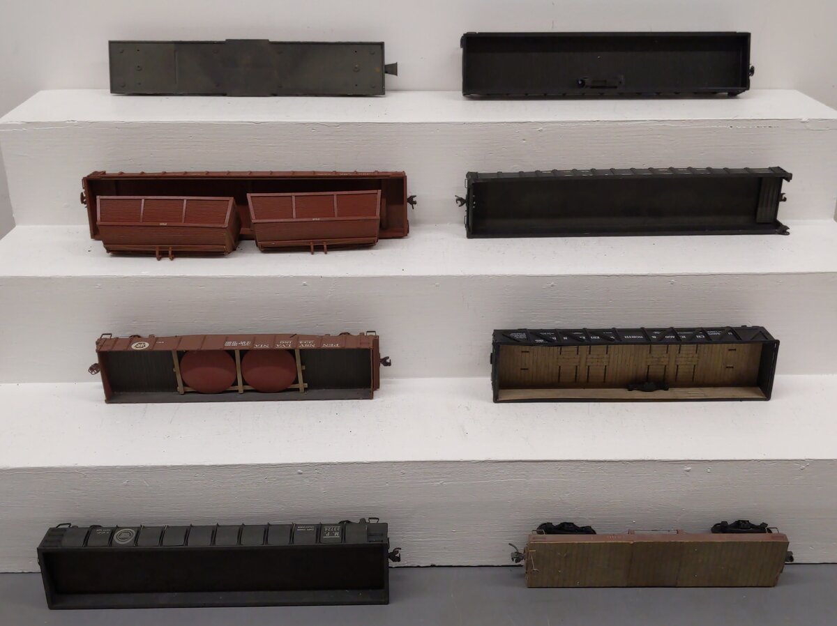 Assorted O Scale 2-Rail Custom Weathered Freight Cars [8]
