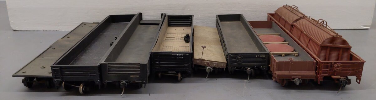Assorted O Scale 2-Rail Custom Weathered Freight Cars [8]