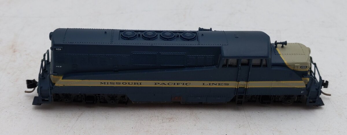 Life Like 7911 N Missouri Pacific BL-2 Diesel Locomotive #4104 EX/Box