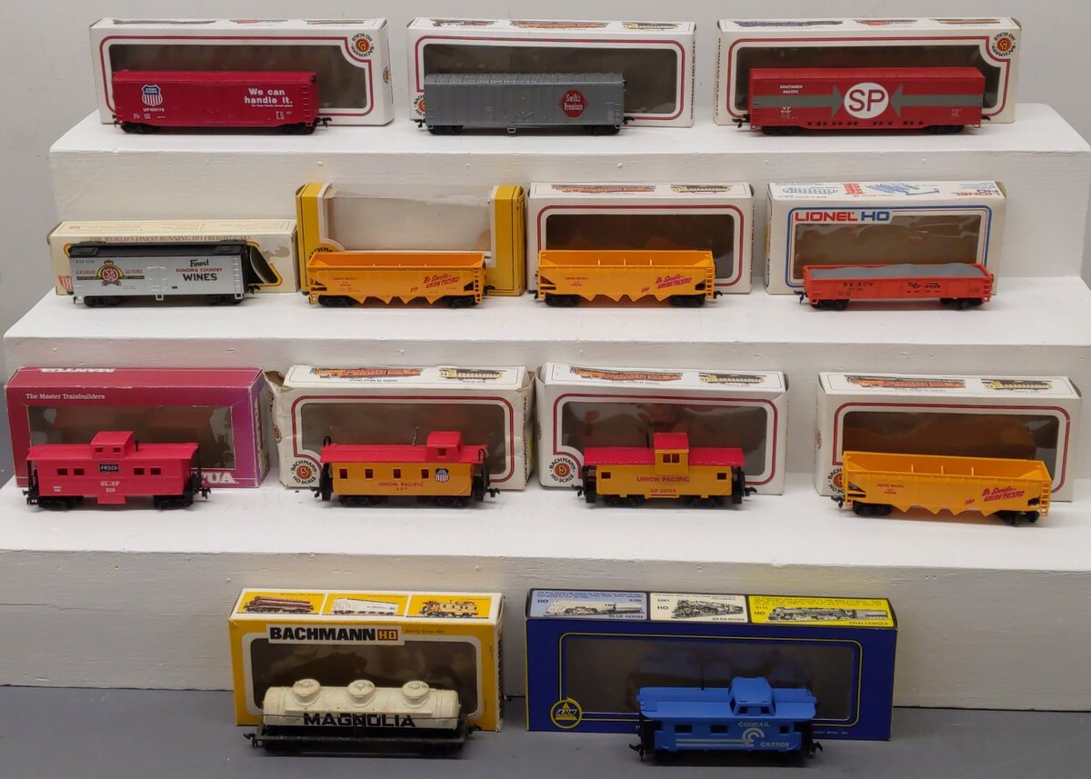 Bachmann, Lionel, & AHM HO Scale Assorted Freight Cars [13] EX/Box
