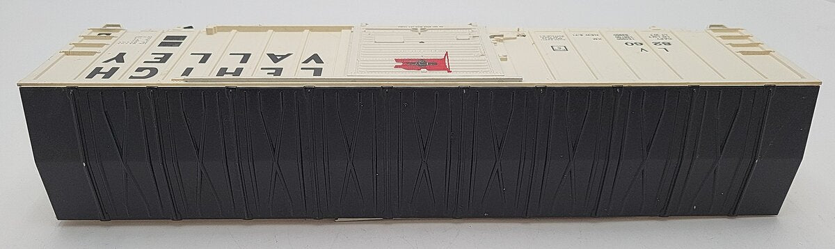Weaver O Scale Lehigh Valley Boxcar #8260 2-Rail VG