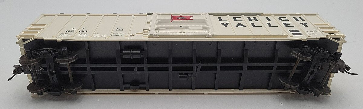 Weaver O Scale Lehigh Valley Boxcar #8260 2-Rail VG