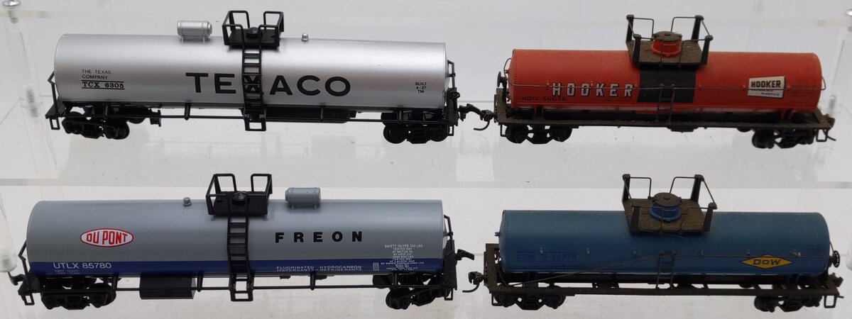HO Scale Assorted Tank Cars [4] VG