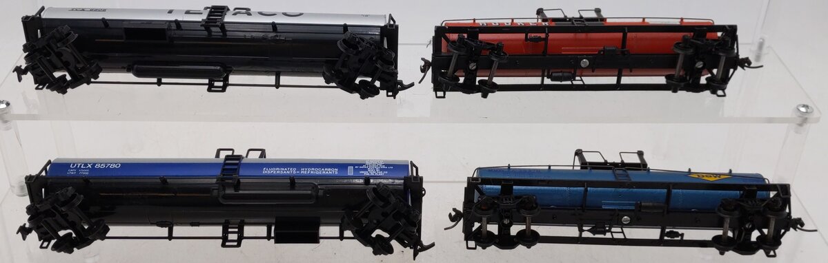 HO Scale Assorted Tank Cars [4] VG
