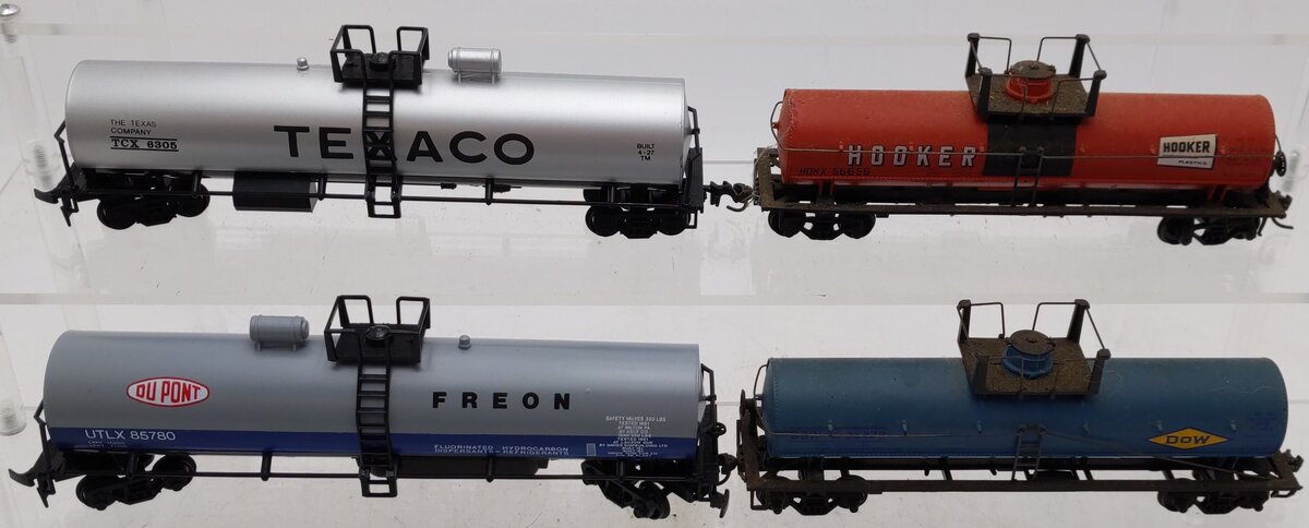 HO Scale Assorted Tank Cars [4] VG