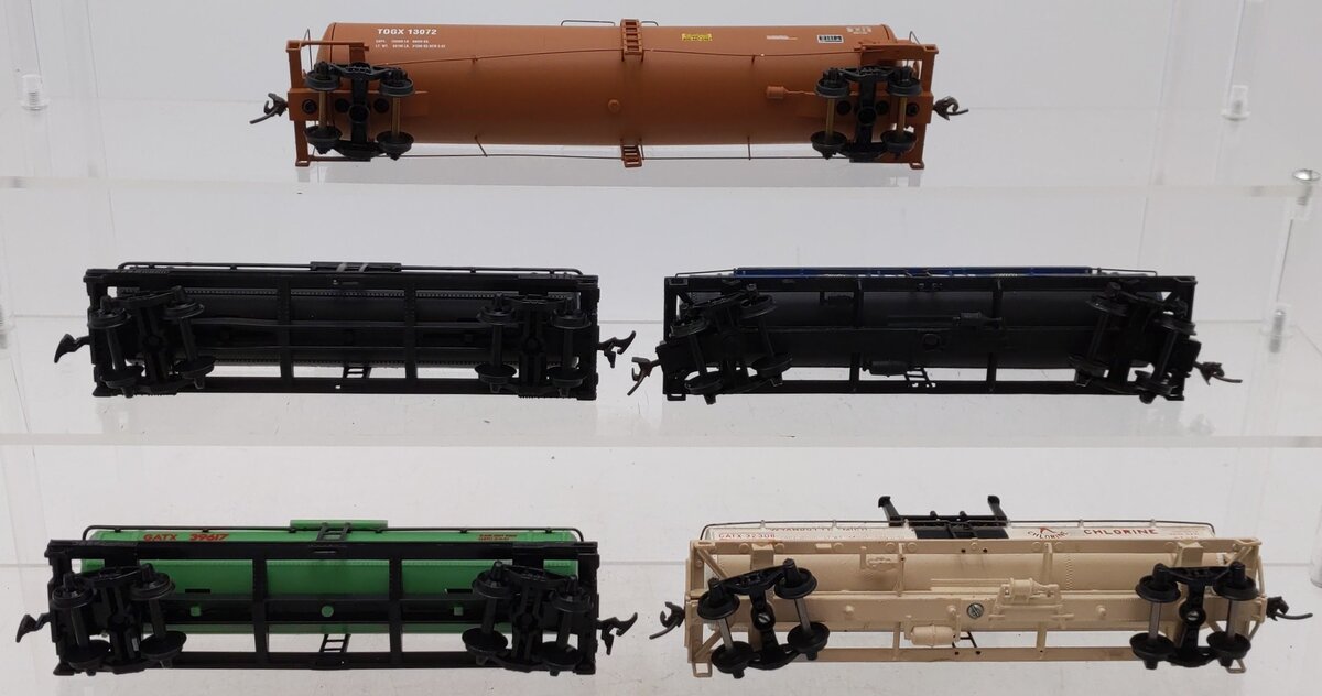 HO Scale Assorted Tank Cars [5] VG