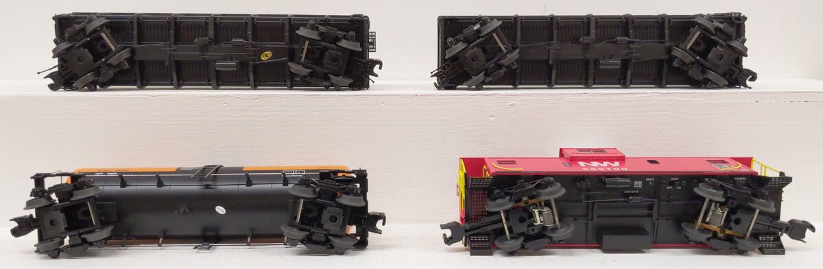 MTH O Scale Assorted Freight Cars: #2062, #555100, #9768, & #9770 [4] EX