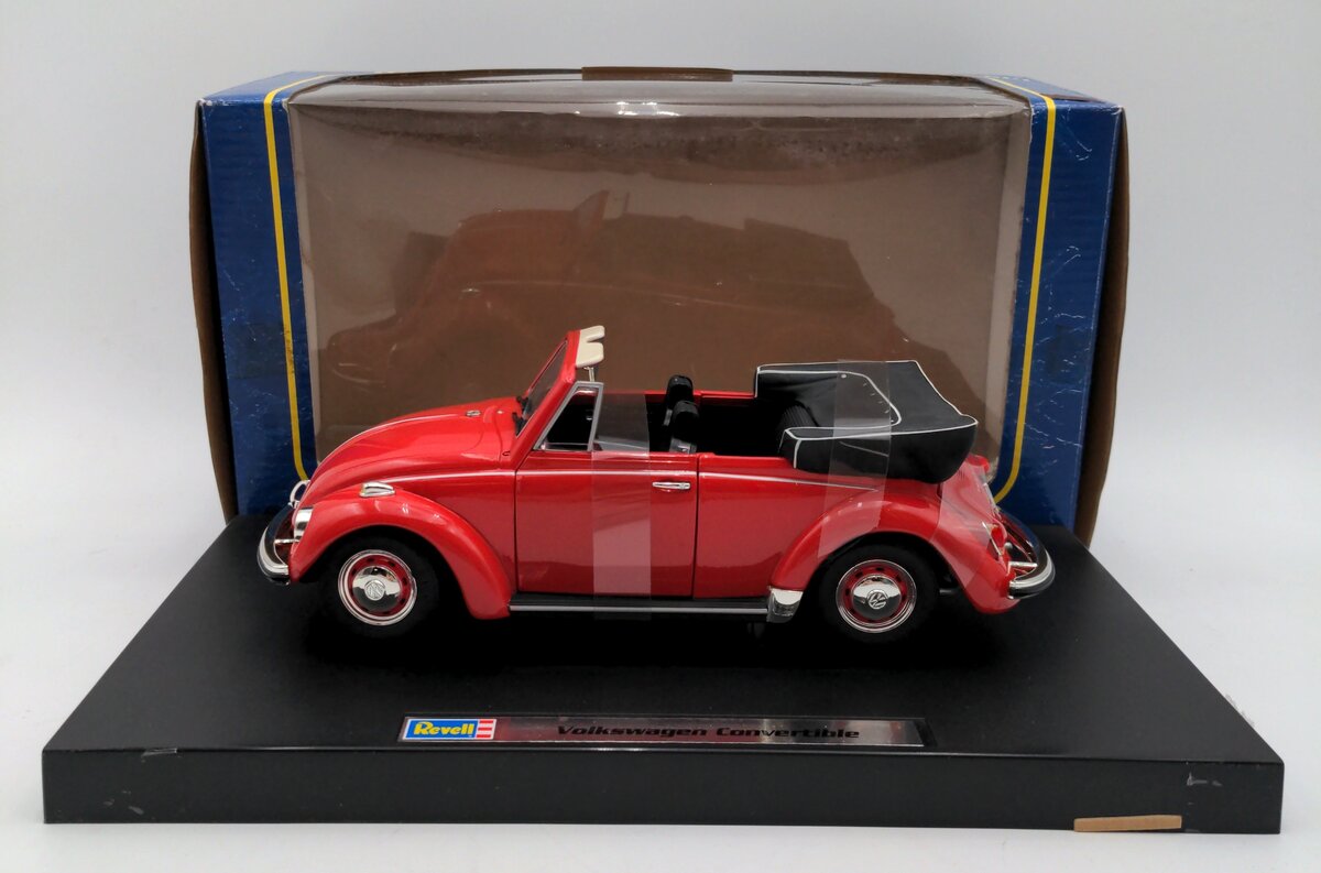Revell 86-8946 1:18 Scale Volkswagen Convertible NIB