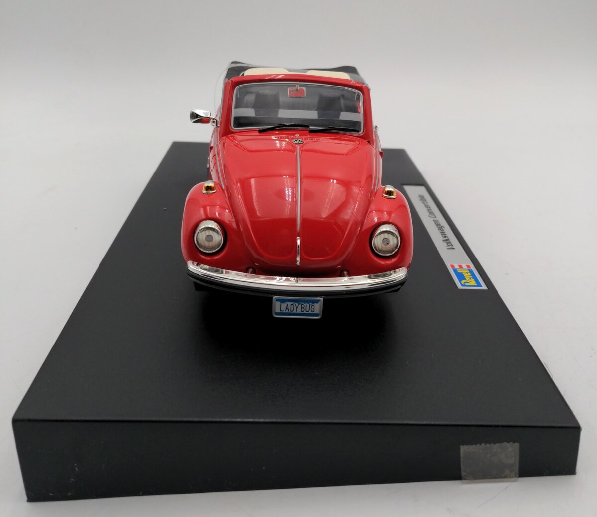 Revell 86-8946 1:18 Scale Volkswagen Convertible NIB