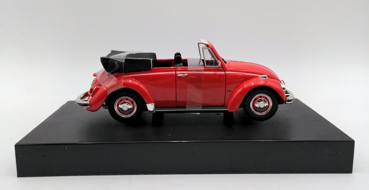 Revell 86-8946 1:18 Scale Volkswagen Convertible NIB