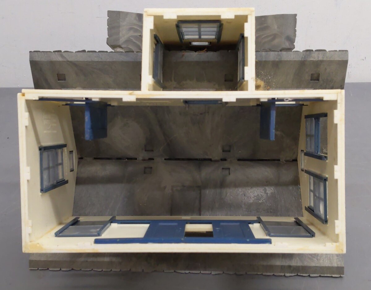 Model Power 1603 G Garden City Station-Assembled VG