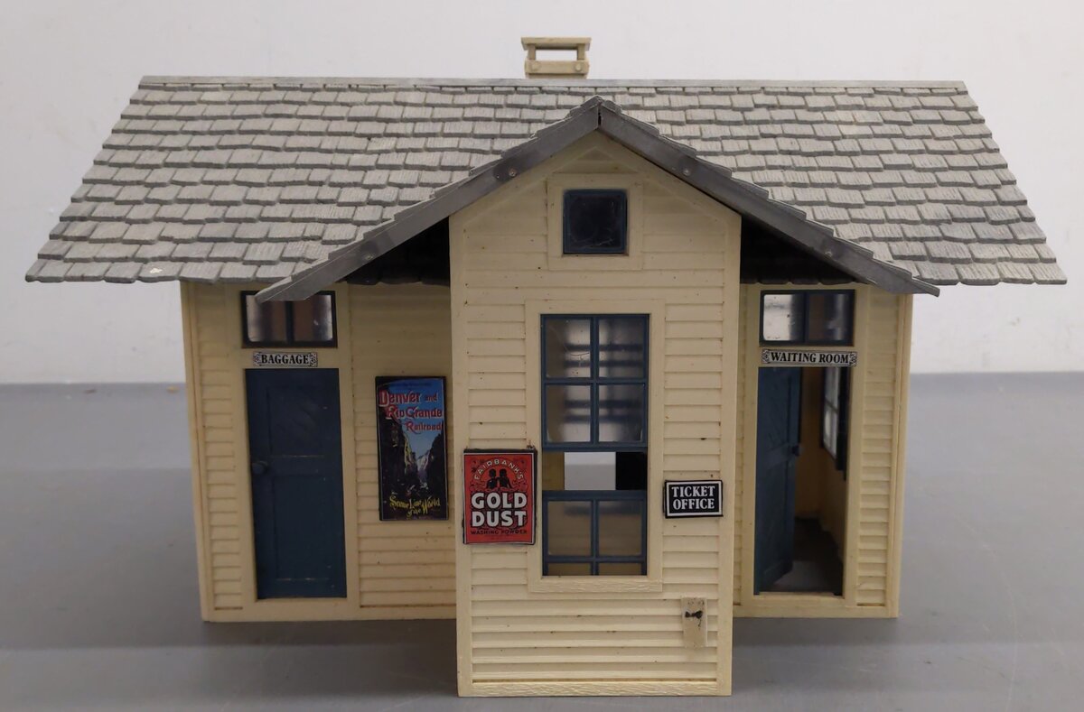 Model Power 1603 G Garden City Station-Assembled VG