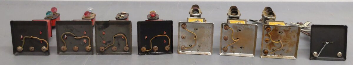 Marx Vintage O Gauge Block Signals And Crossing Gate #404,454,405,438 [8] VG