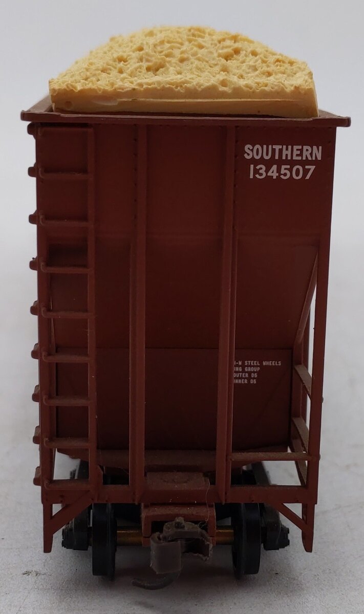 Walthers 932-25686 HO Southern Railway Woodchip Hopper #134507 EX
