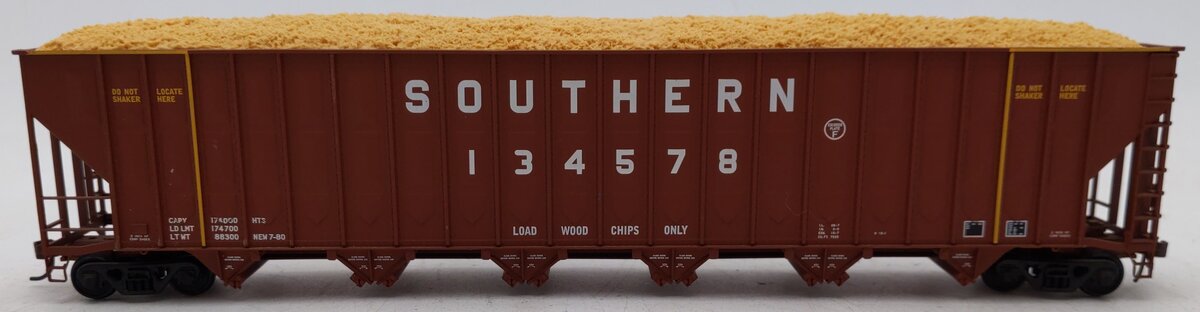 Walthers 932-25686 HO Scale Southern Railway Wood Chip Hopper Car #134578 VG