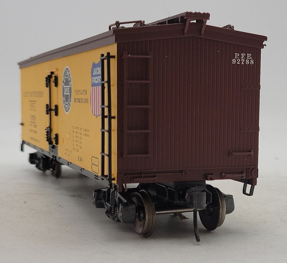 Red Caboose 91345 O Gauge Pacific Fruit Express Refrigerator Car #92788 EX/Box