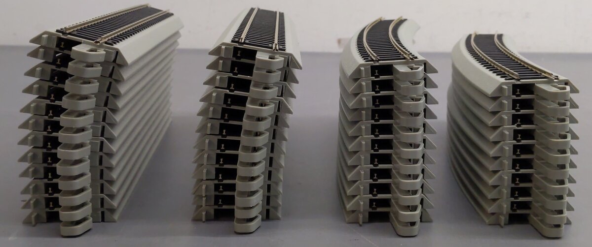 Bachmann 44503/44511 HO Assorted EZ Track - Straight & Curve (45) EX