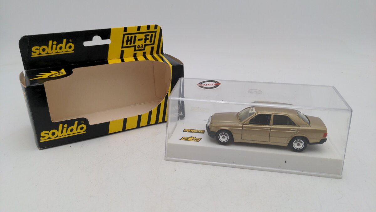 Solido 1506 1:43 Scale Mercedes 190 Champagne Hi-Fi 43 Diecast W/Display Case EX/Box