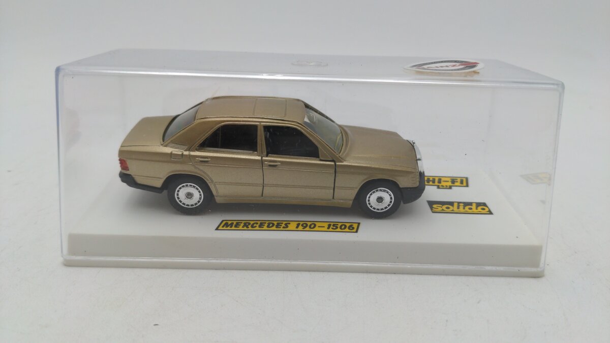 Solido 1506 1:43 Scale Mercedes 190 Champagne Hi-Fi 43 Diecast W/Display Case EX/Box