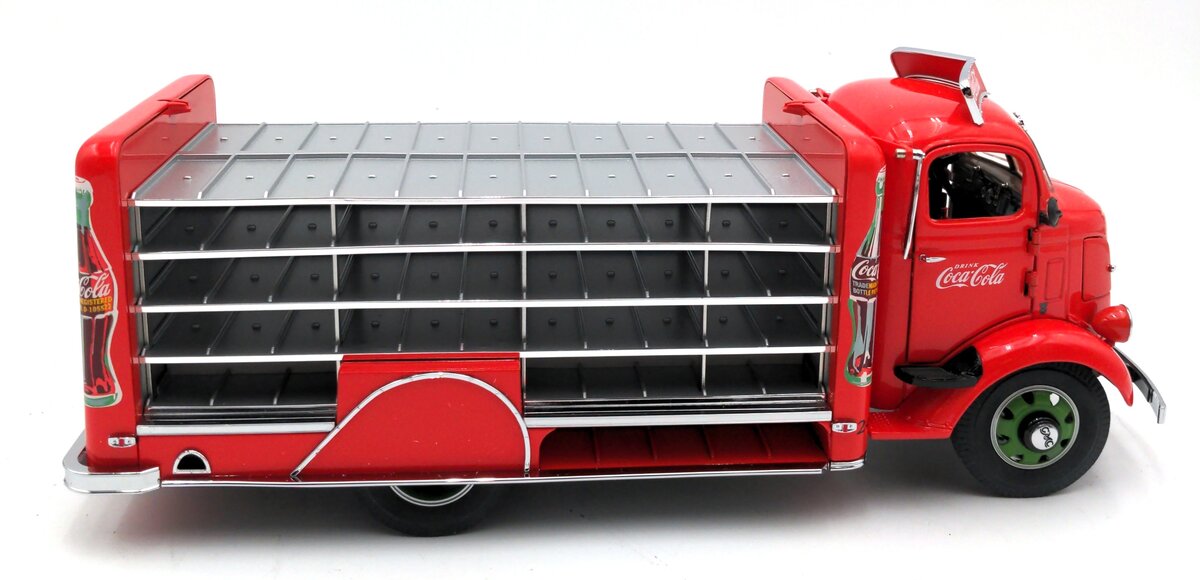 Danbury Mint 127-02 1:24 Diecast 1938 Coca-Cola Delivery Truck NIB