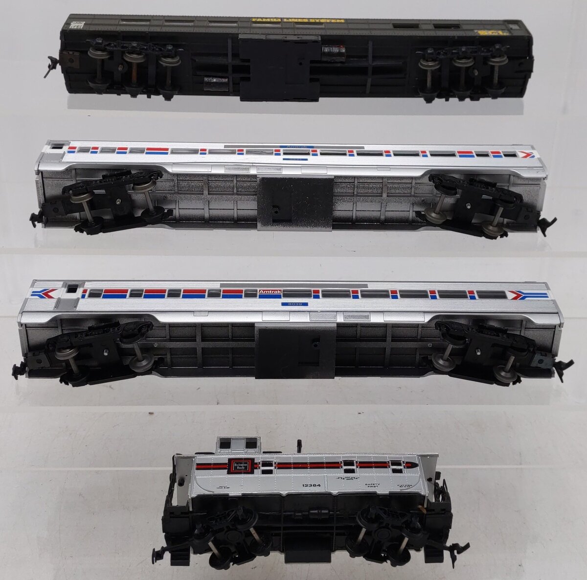 HO Scale Assorted Passenger Cars & Caboose [4] VG