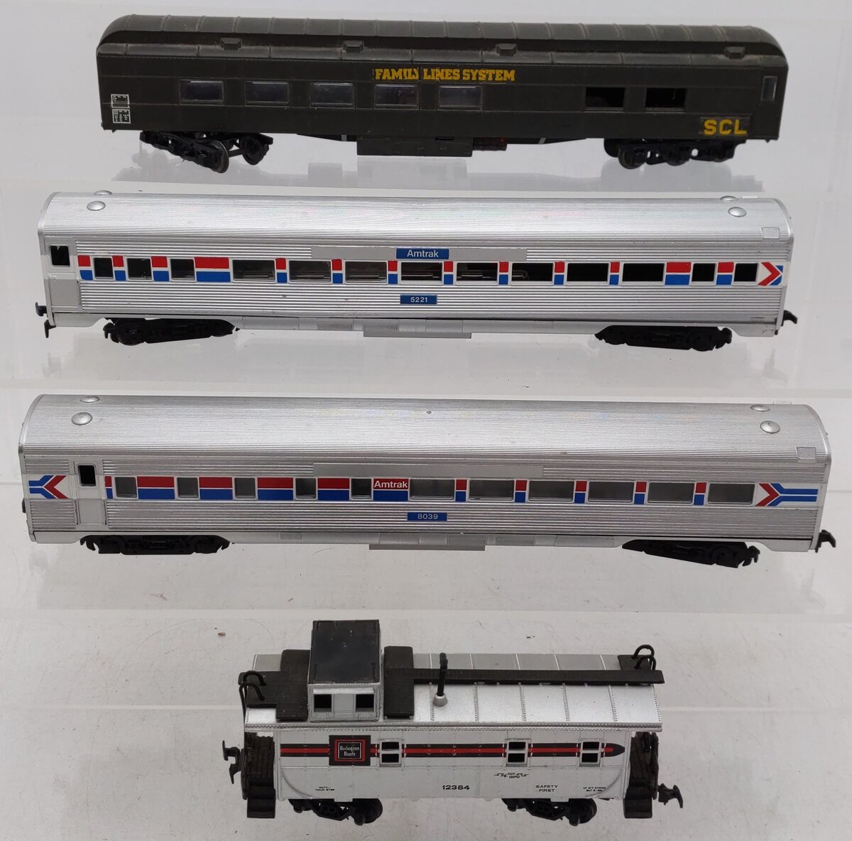HO Scale Assorted Passenger Cars & Caboose [4] VG