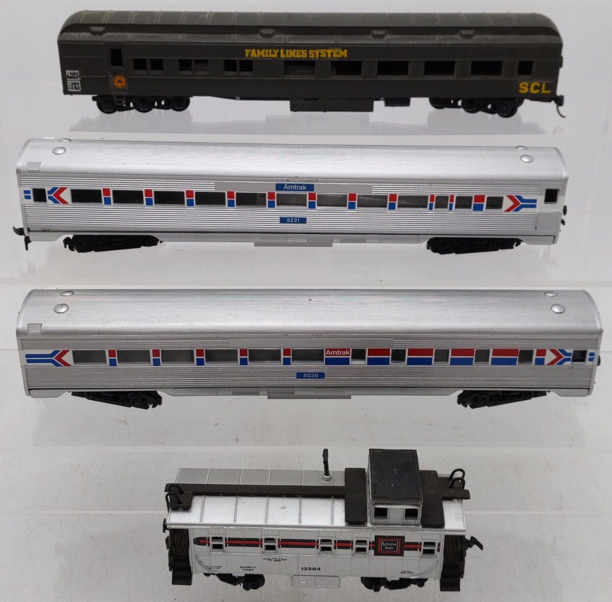 HO Scale Assorted Passenger Cars & Caboose [4] VG
