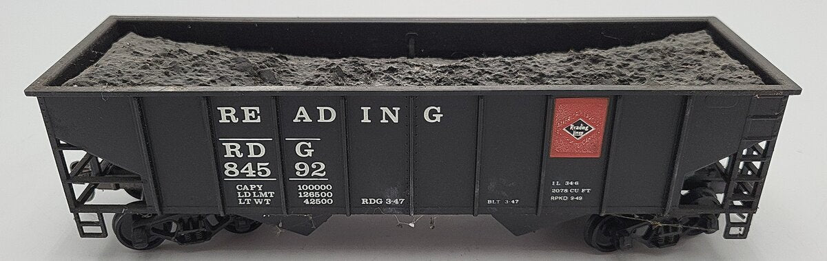 Weaver 84592 O Gauge Reading 2-Bay Hopper W/Load 2-Rail VG