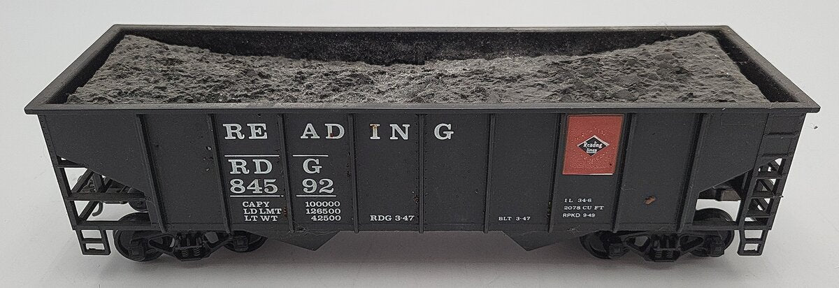Weaver 84592 O Gauge Reading 2-Bay Hopper W/Load 2-Rail VG