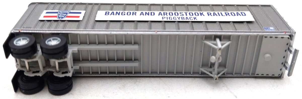 Athearn 15137 N Bangor and Aroostook Railroad 40' Exterior Post Trailer #201011