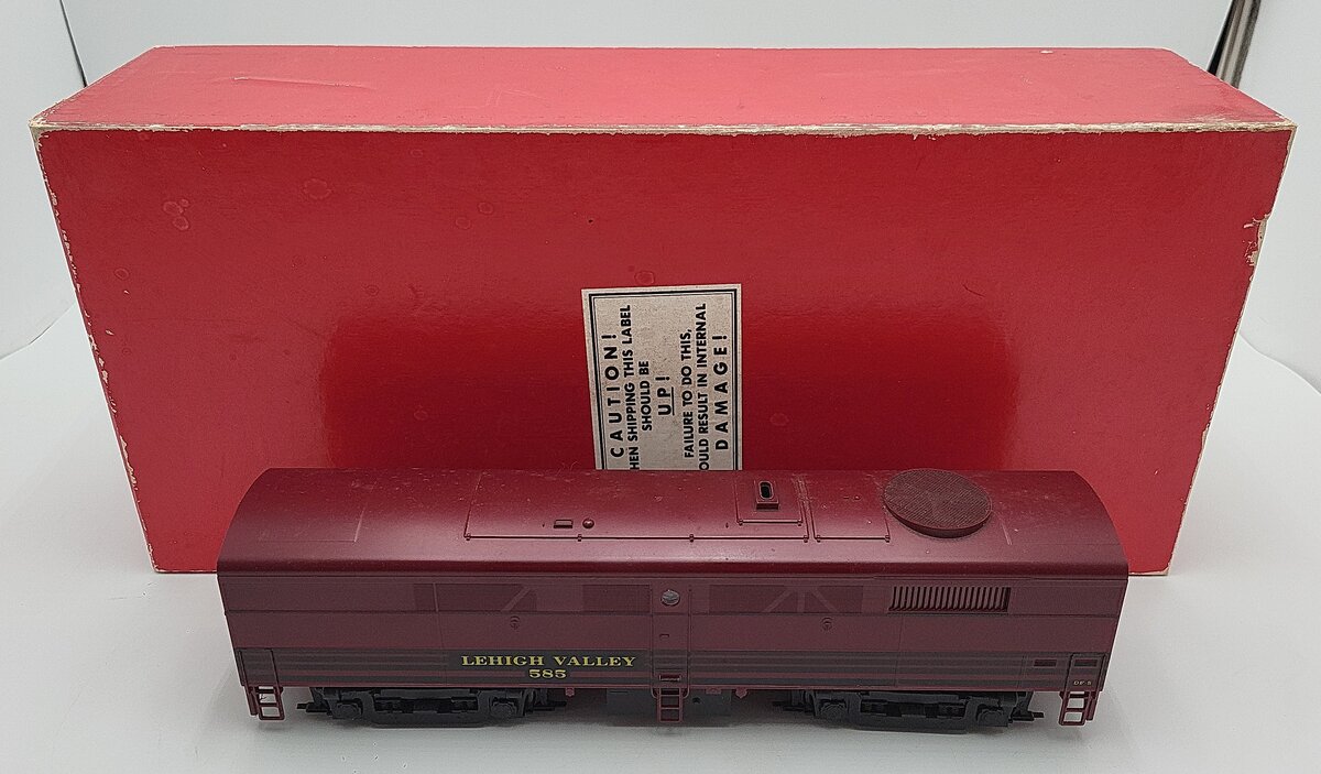 Weaver 6521 Lehigh Valley FA-2 Powered B-unit Diesel Locomotive #585 2-Rail VG/Box