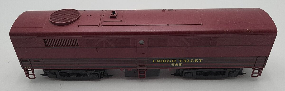 Weaver 6521 Lehigh Valley FA-2 Powered B-unit Diesel Locomotive #585 2-Rail VG/Box