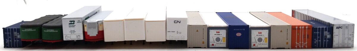 Assorted N Scale Trailers & Loads [17] EX