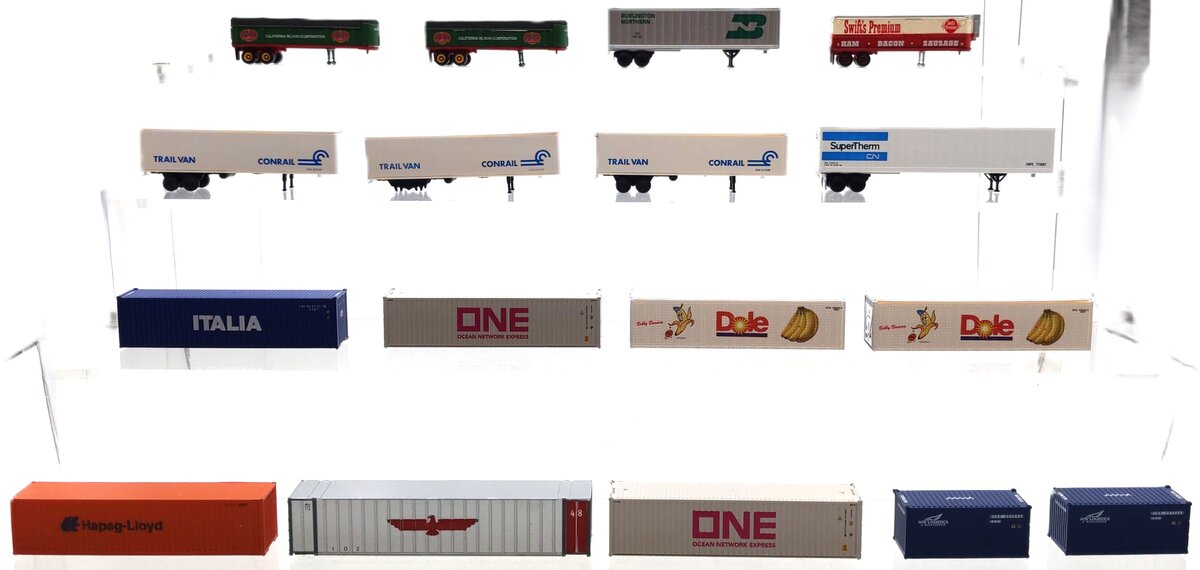 Assorted N Scale Trailers & Loads [17] EX