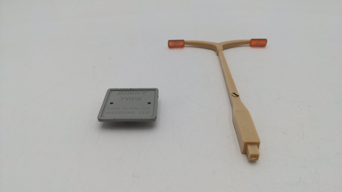 Dinky 756 Vintage Plastic Double Arm Lamp Standard With Die Cast Base EX/Box
