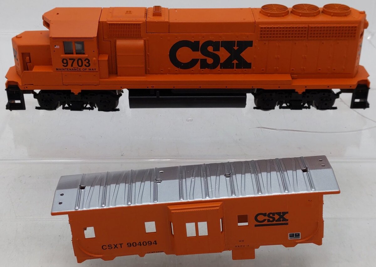 Athearn 2214 HO CSX Maintenance of Way GP40-2 Powered Diesel Locomotive EX/Box