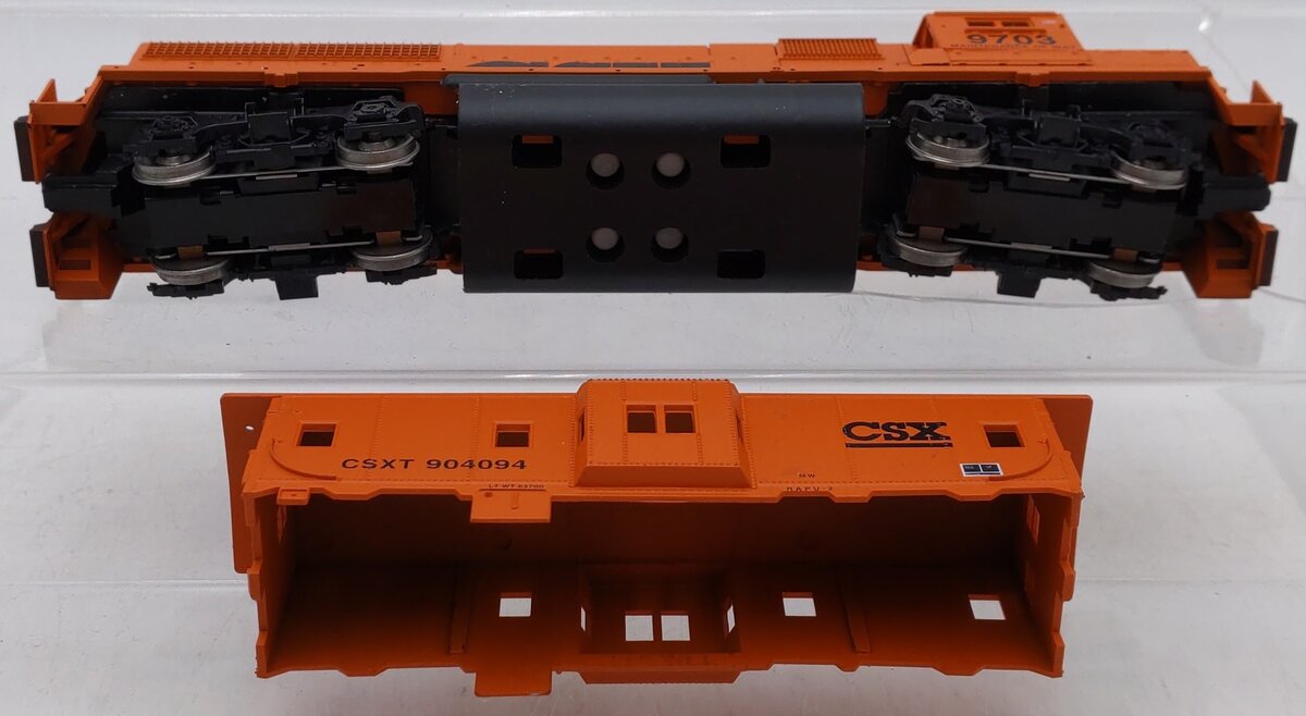 Athearn 2214 HO CSX Maintenance of Way GP40-2 Powered Diesel Locomotive EX/Box