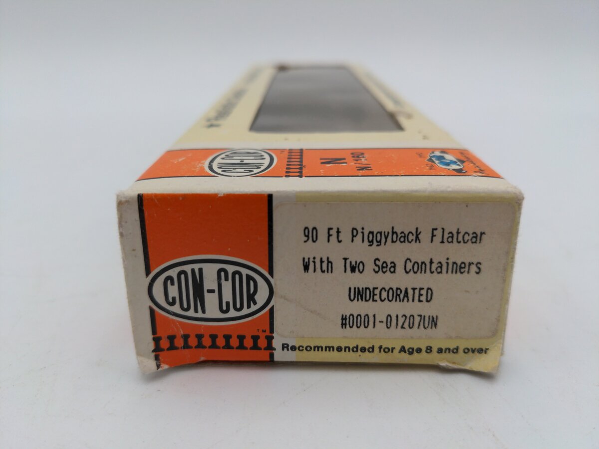 Con-Cor 0001-01207UN Undecorated 90FT Piggyback Flatcar w/ Two Sea Containers EX/Box