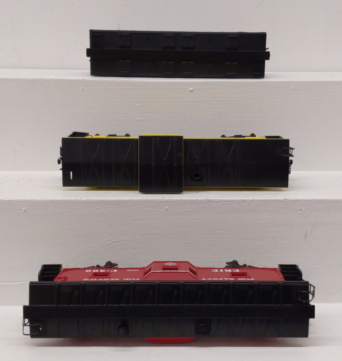 Lionel Assorted O Gauge Freight Cars [3] EX