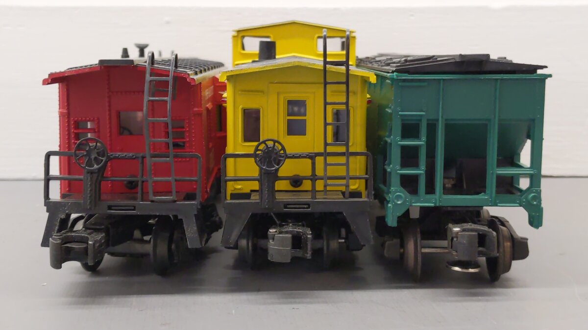 Lionel Assorted O Gauge Freight Cars [3] EX