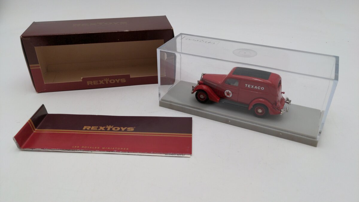 Rex Toys 45 1:43 Scale Texaco Red 1935 Ford Sedan Delivery W/Display Case EX/Box