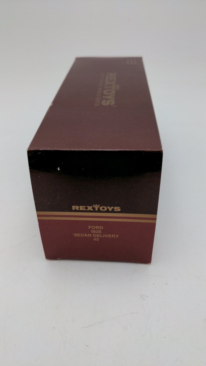 Rex Toys 45 1:43 Scale Texaco Red 1935 Ford Sedan Delivery W/Display Case EX/Box