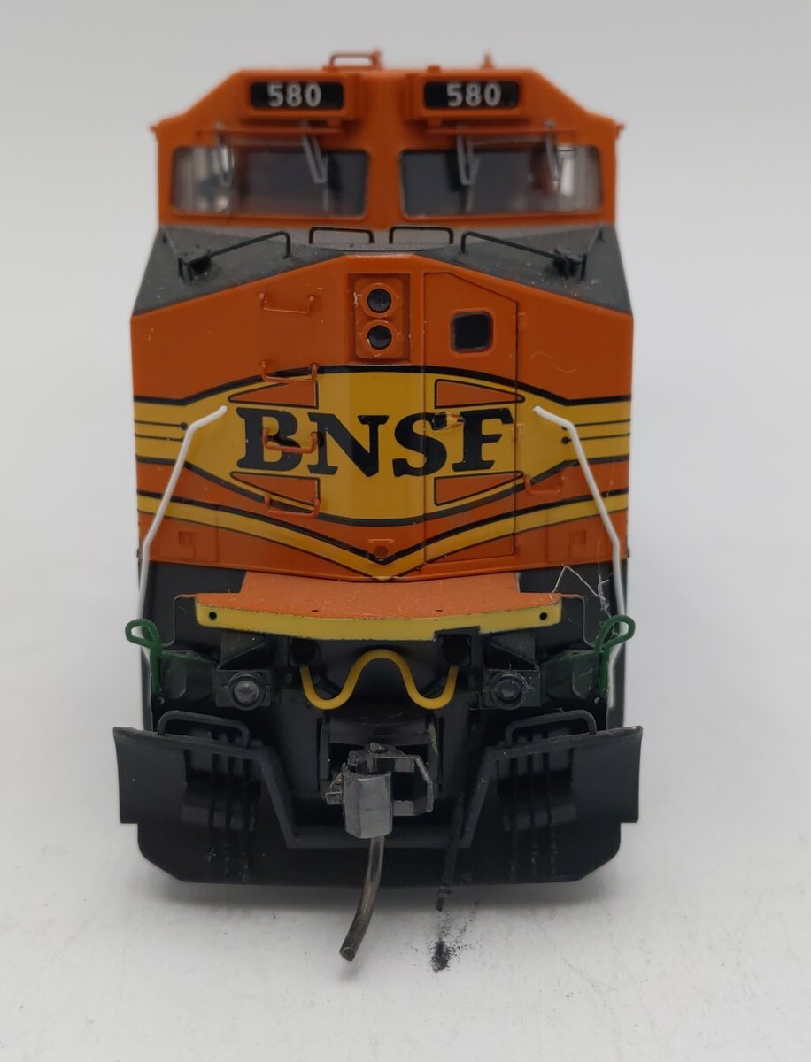 Atlas 9058 HO Burlington Northern Santa Fe Dash 8-40BW Diesel Locomotive #580 EX/Box