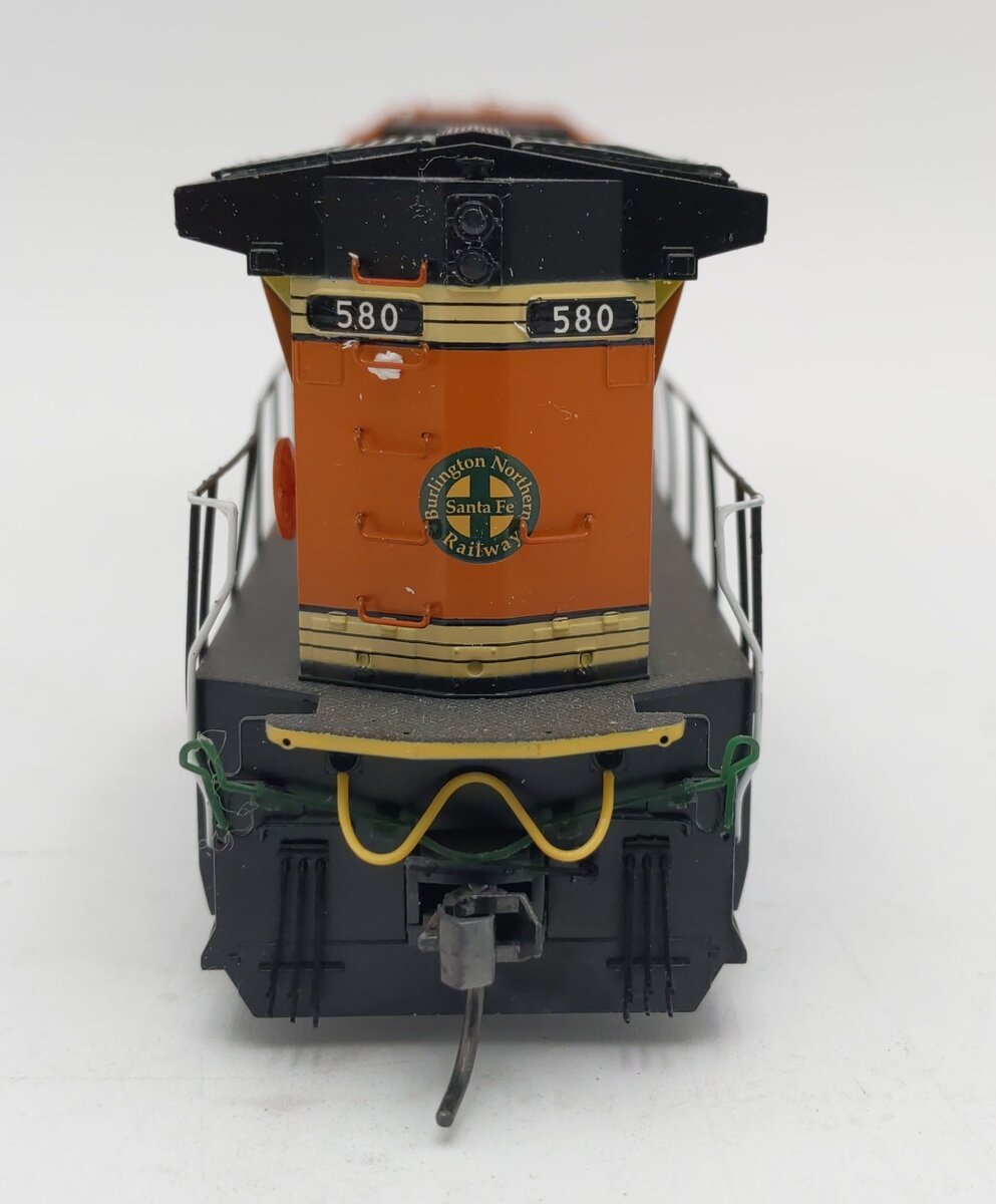 Atlas 9058 HO Burlington Northern Santa Fe Dash 8-40BW Diesel Locomotive #580 EX/Box