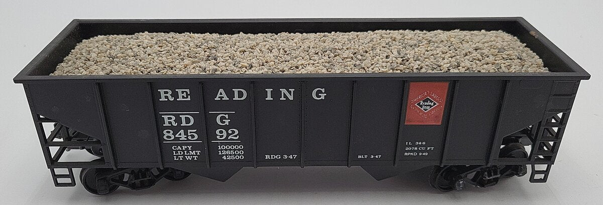 Weaver 84592 O Gauge Reading 2-Bay Hopper W/Load 2-Rail VG
