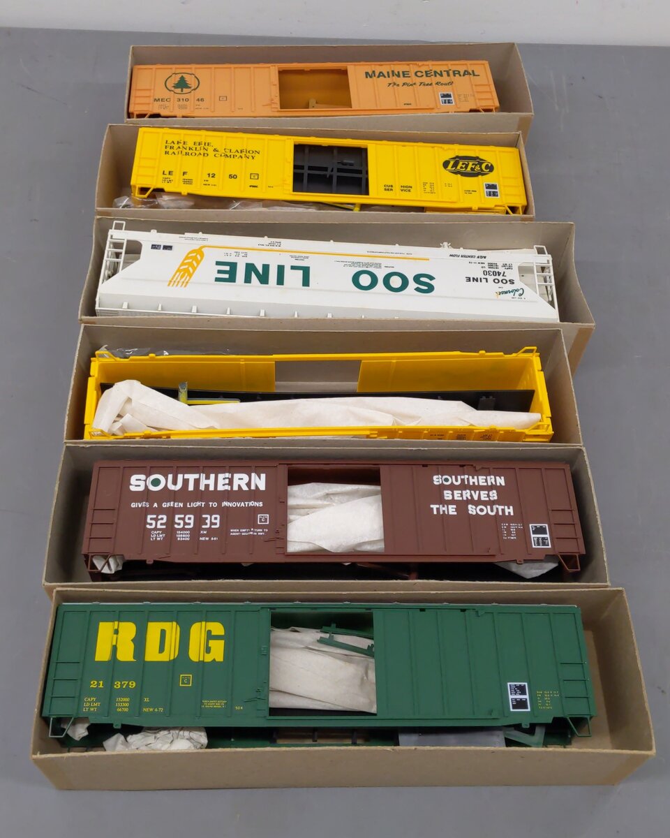 Weaver O Scale Boxcar Kits [6] LN/Box
