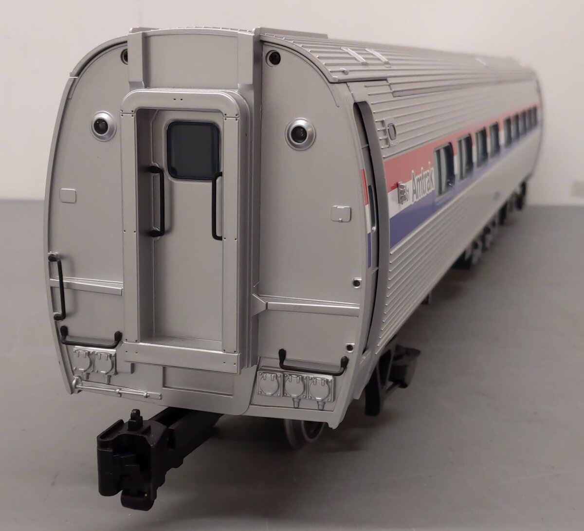 LGB 30223 G Scale Amtrak Amfleet Phase III Passenger Car #21161 - Metal Wheels EX/Box